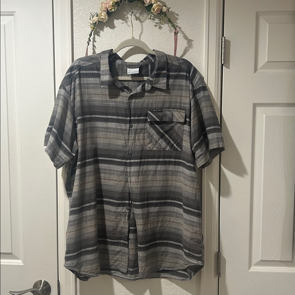 Columbia Men’s Button-Up Short Sleeve Shirt
